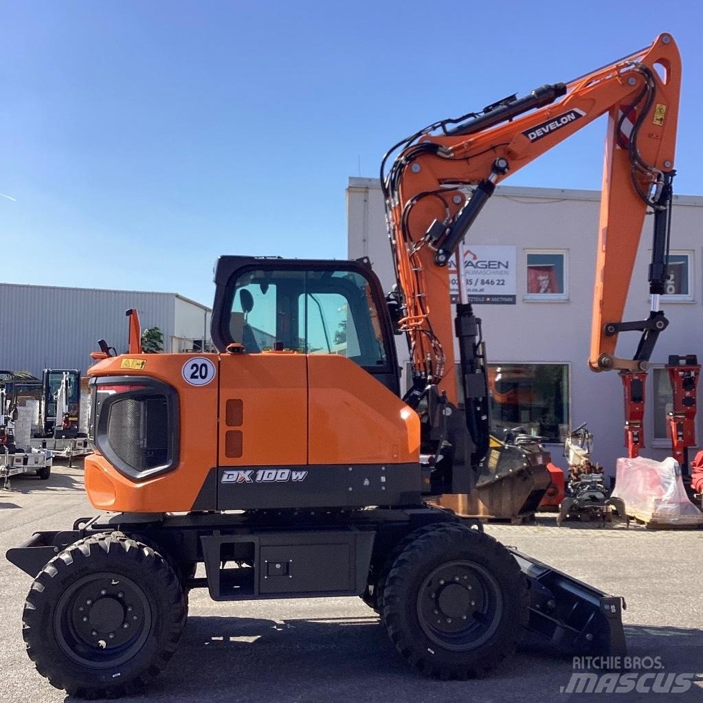 Develon DX100W-7  휠 굴삭기
