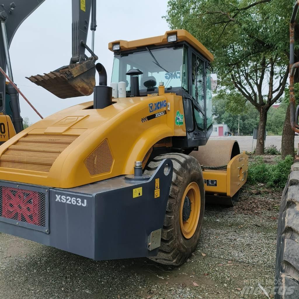 XCMG XS 263 J 싱글 드럼 롤러