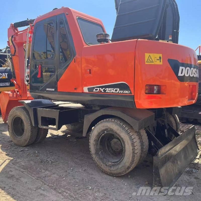 Doosan DX150W  휠 굴삭기