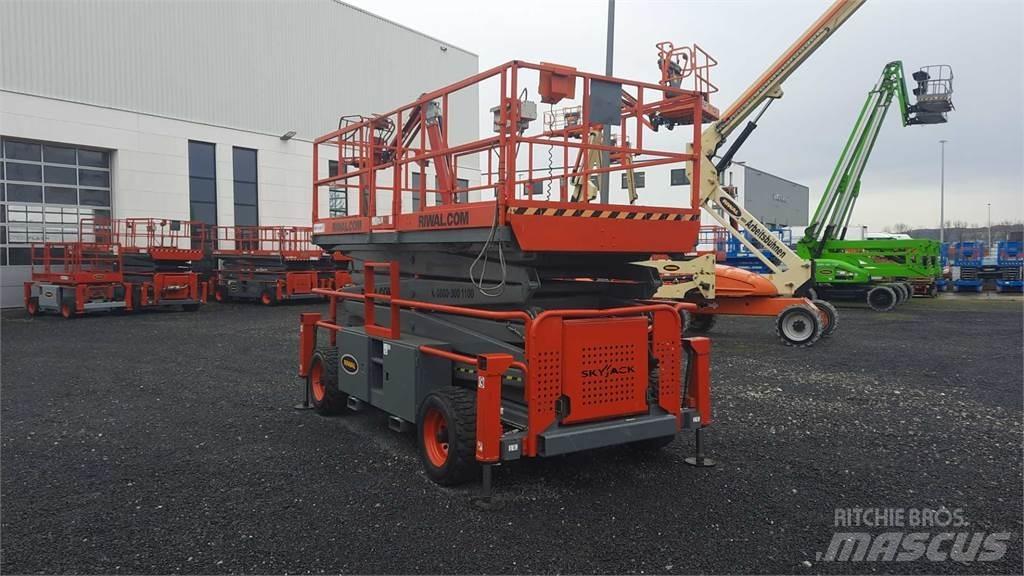 SkyJack 9250RT 가위형 리프트