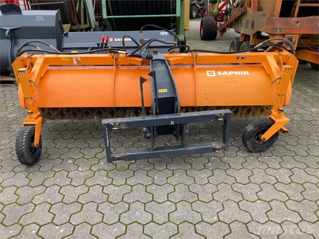 Saphir SKM 30 도로 청소차