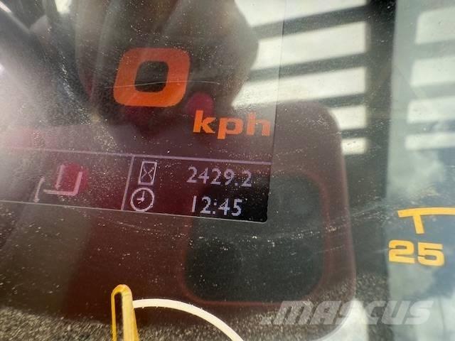 JCB 540-140 텔러 핸들러