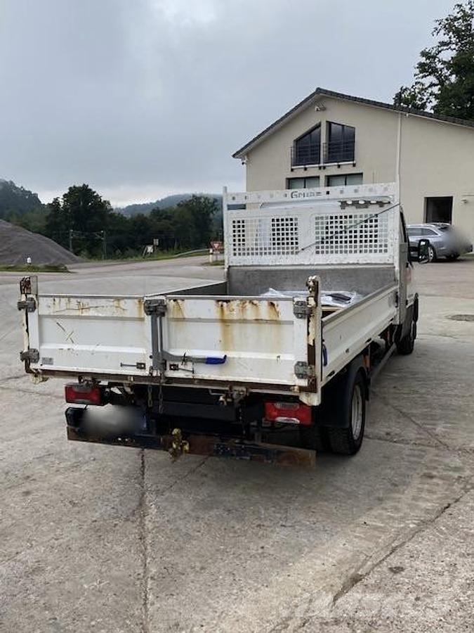 Iveco 35C18 덤프 트럭