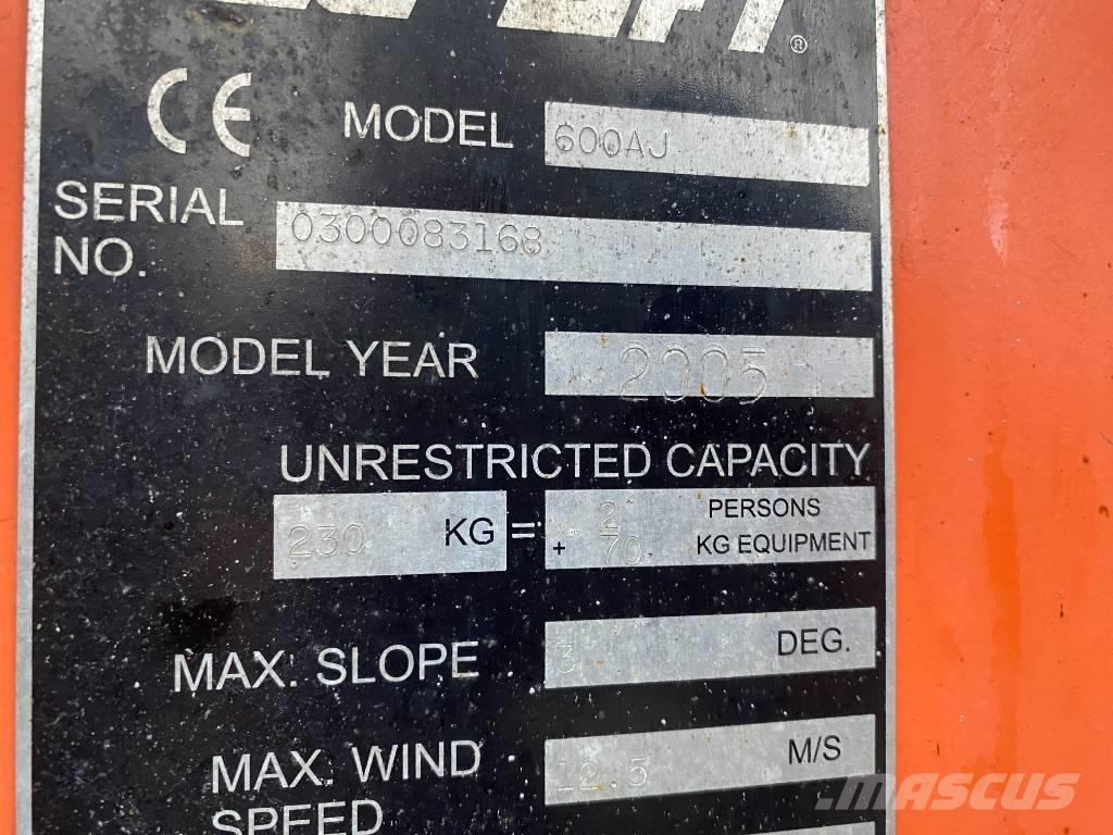 JLG 600 AJ 관절형 전동이동 리프트