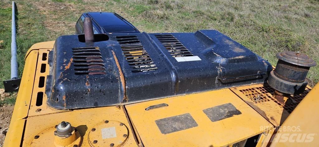 Hyundai R250LC 대형 굴삭기 29톤 이상