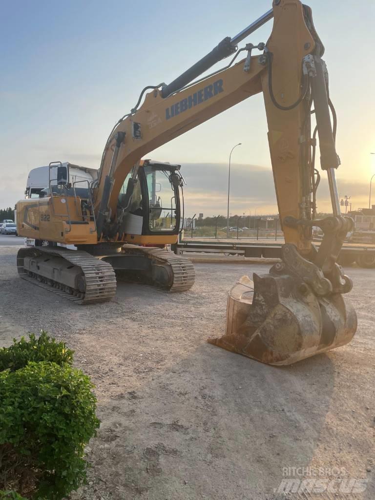 Liebherr R922 NLC 대형 굴삭기 29톤 이상