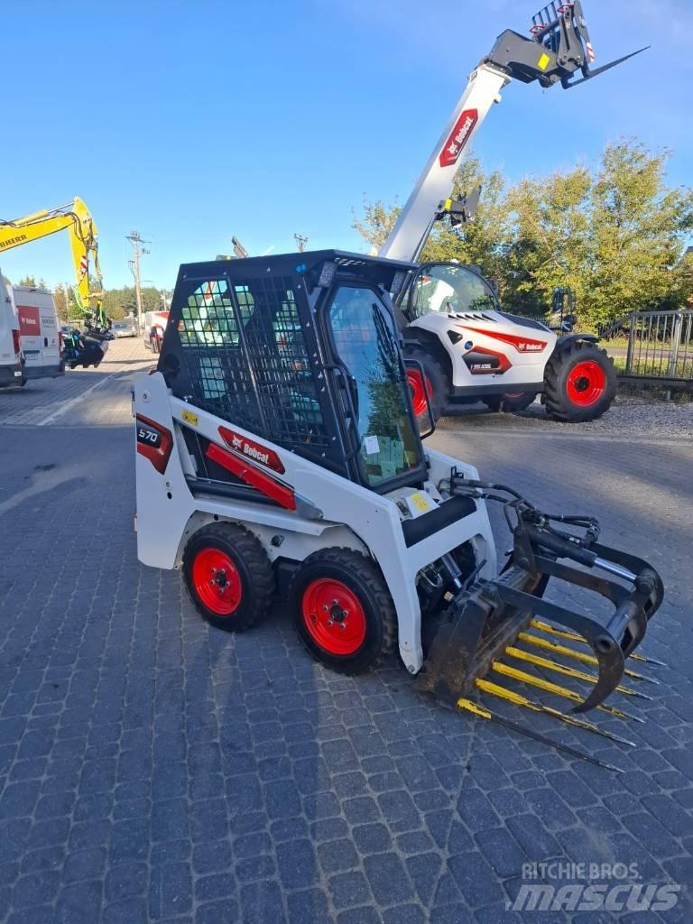 Bobcat S 70  스키드로더