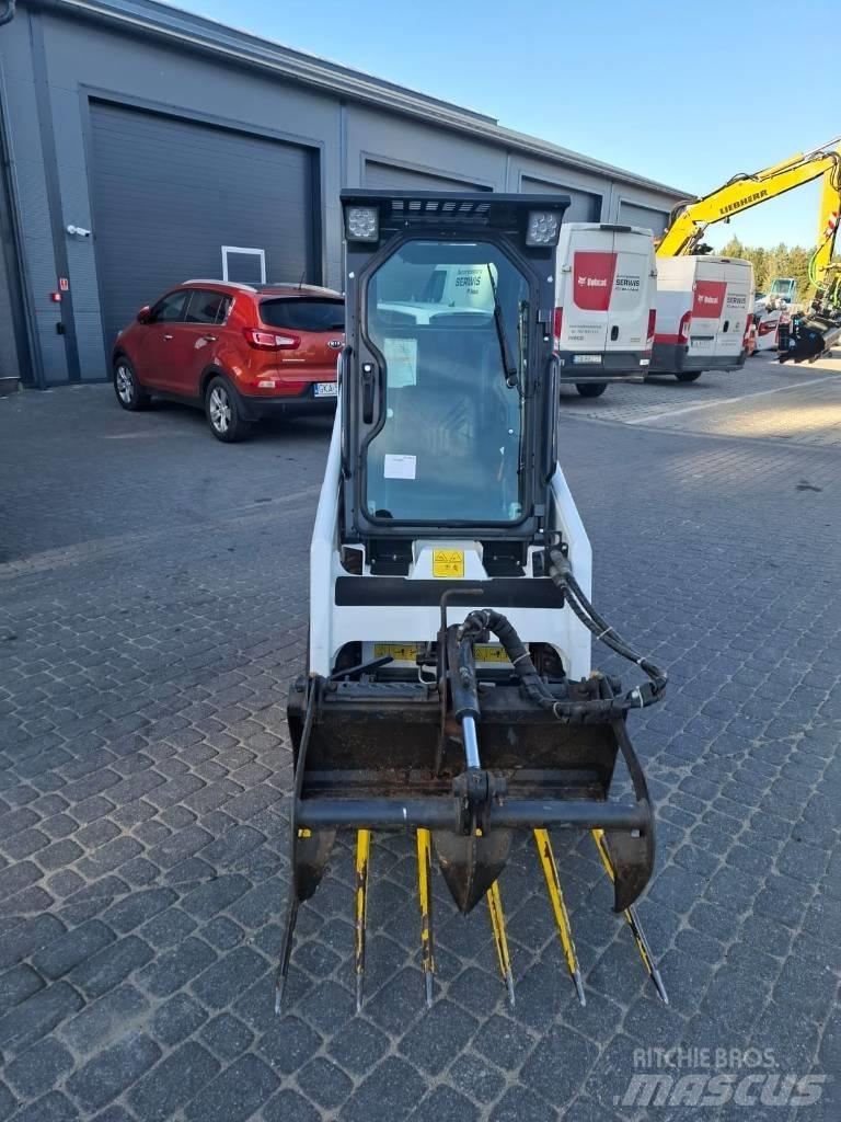 Bobcat S 70  스키드로더