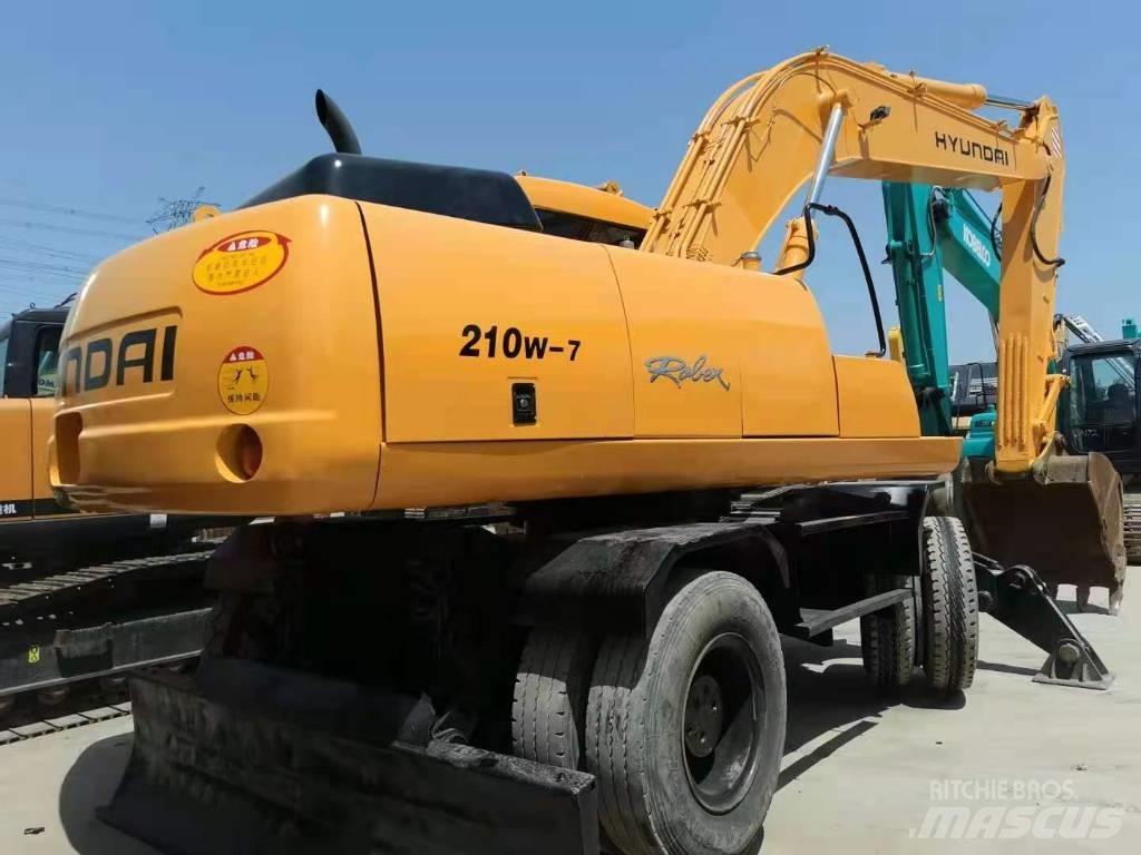 Hyundai R210W-7  휠 굴삭기