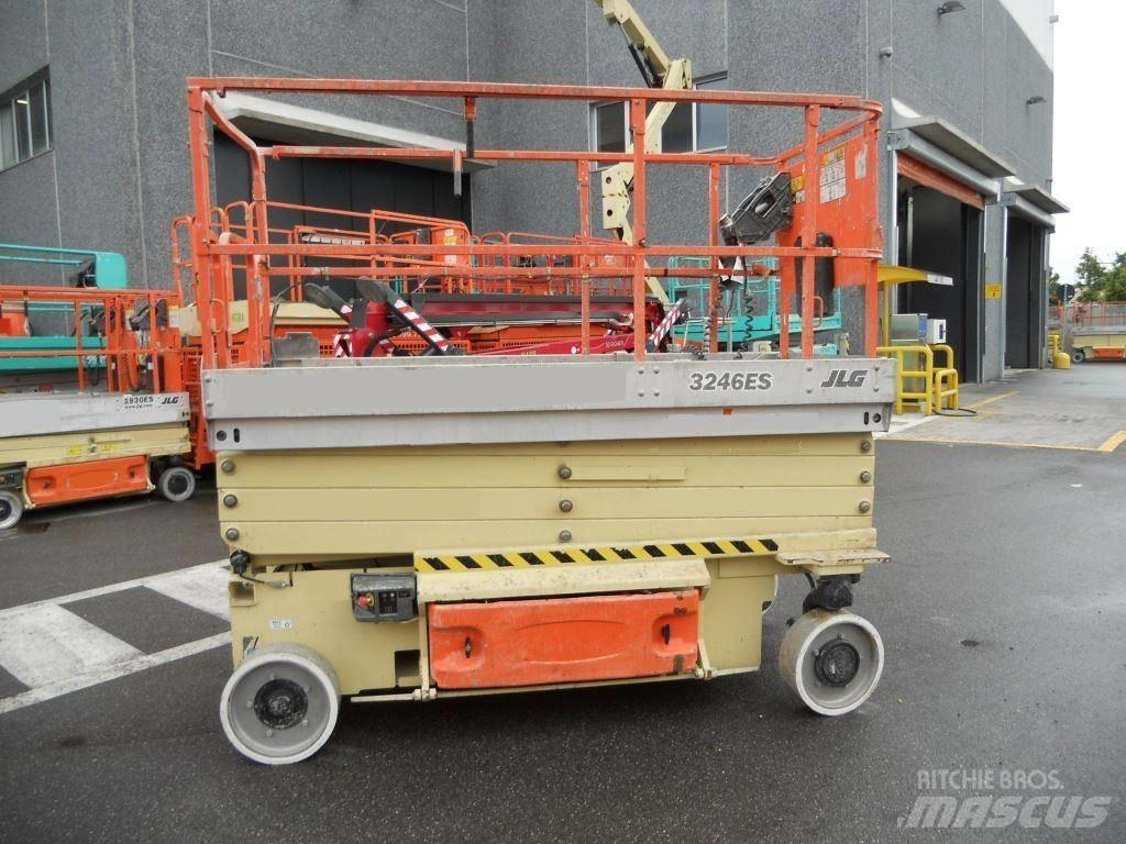 JLG 3246 가위형 리프트