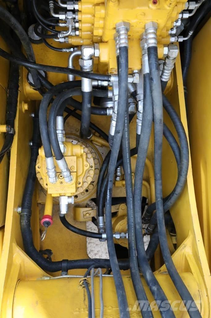 Komatsu PC 130-7 대형 굴삭기 29톤 이상