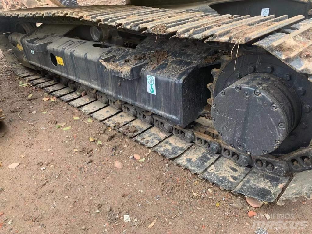 Komatsu PC 120 대형 굴삭기 29톤 이상