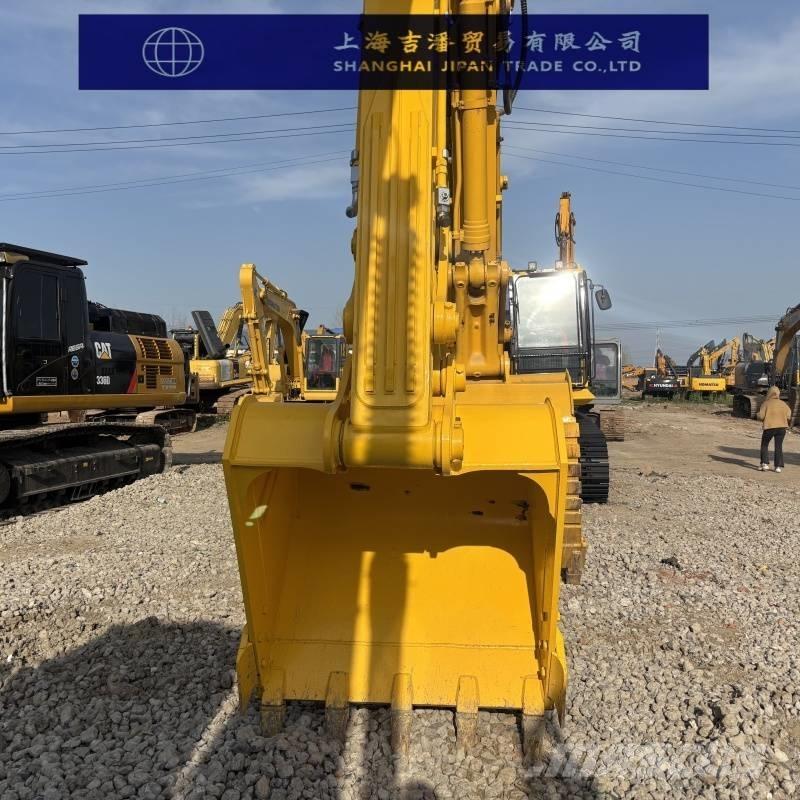 Komatsu PC 240 대형 굴삭기 29톤 이상