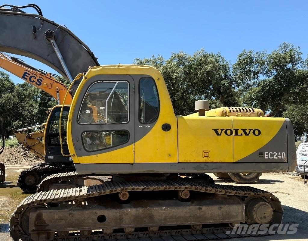 Volvo EC240 롱리치 굴삭기