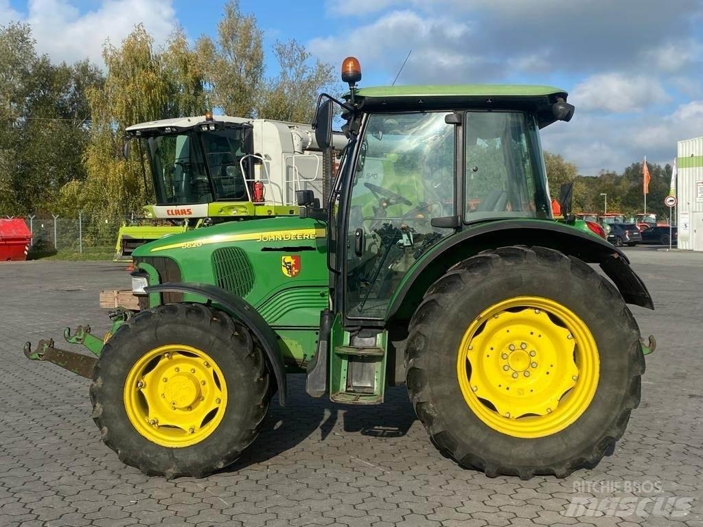 John Deere 5620 트랙터