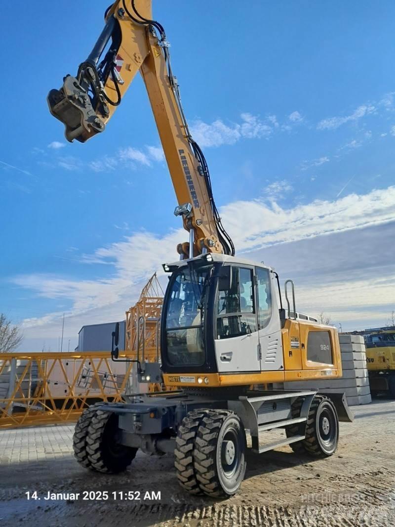 Liebherr A924  휠 굴삭기