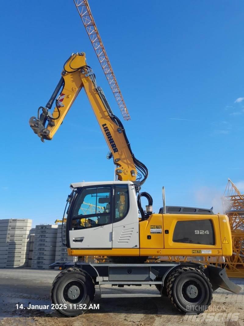 Liebherr A924  휠 굴삭기