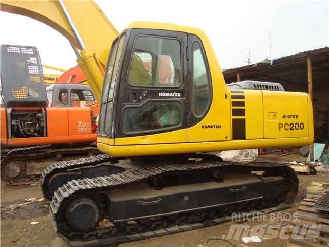 Komatsu PC 200 대형 굴삭기 29톤 이상