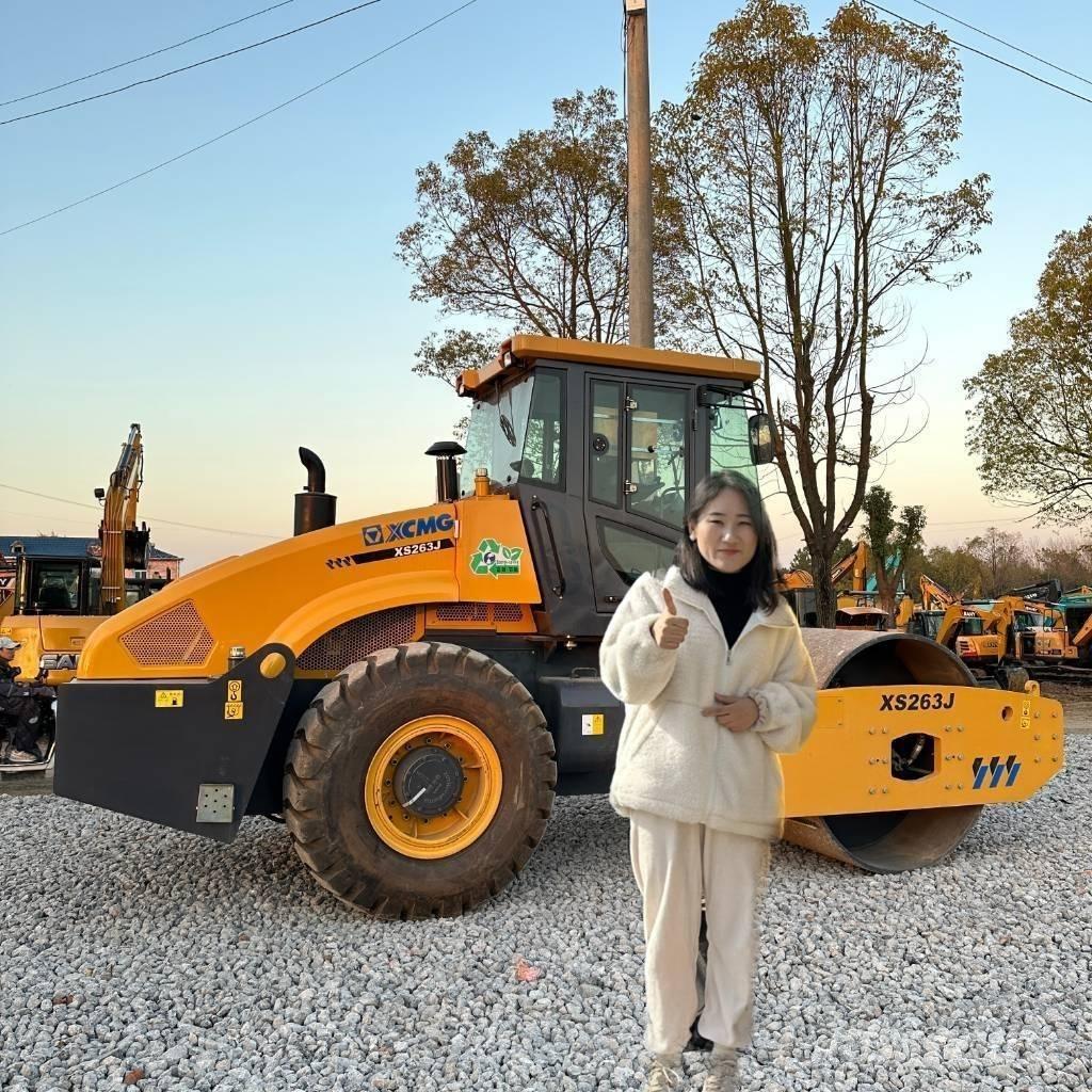 XCMG XS263J 싱글 드럼 롤러