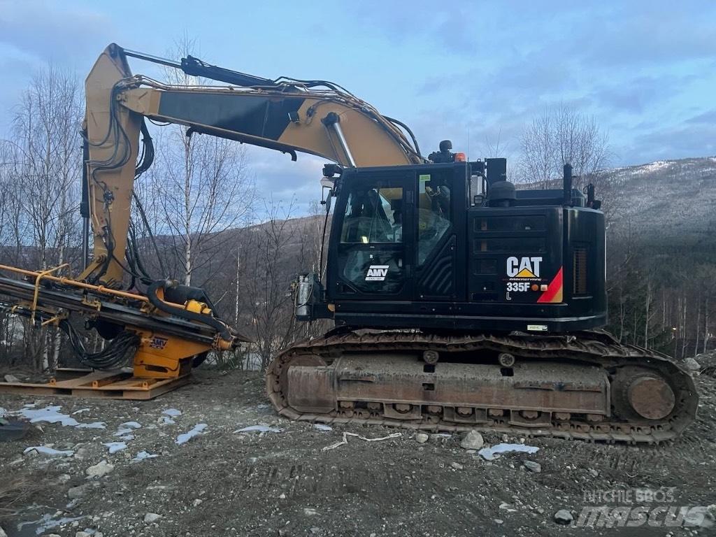 CAT 335 F L CR 도로 굴착기