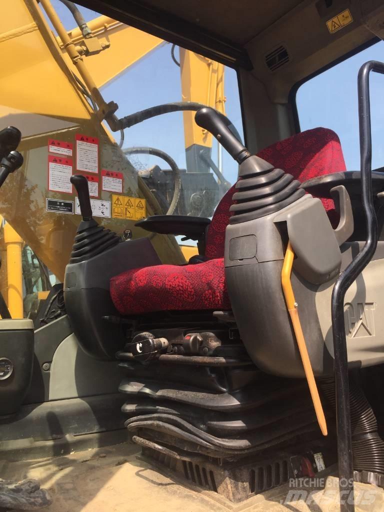 CAT 320 D 대형 굴삭기 29톤 이상