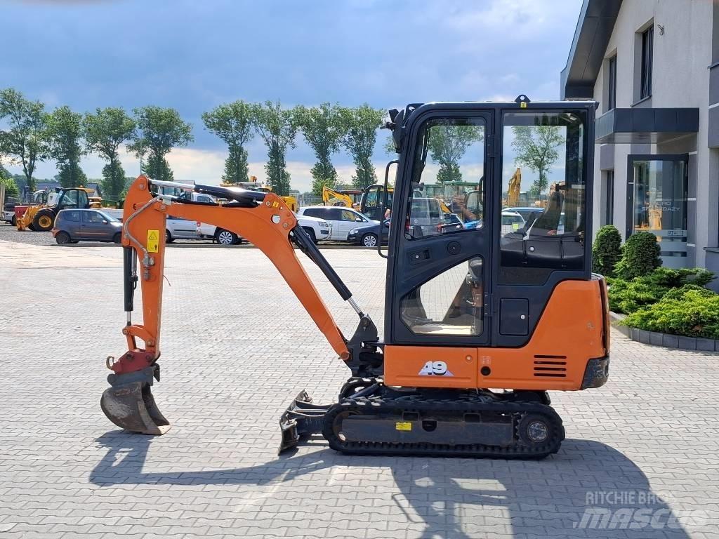 Hitachi ZX 19-6 소형 굴삭기 7톤 미만