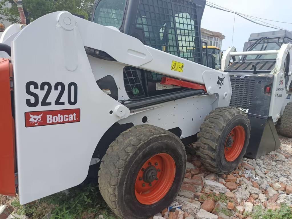 Bobcat S 220  스키드로더
