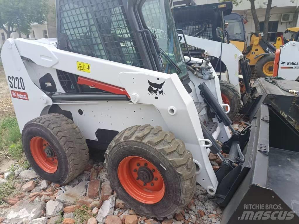Bobcat S 220  스키드로더