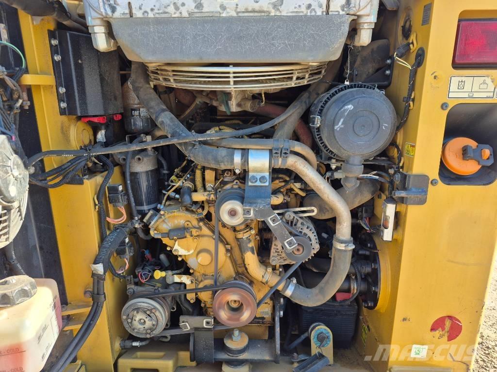 CAT 249 D  스키드로더