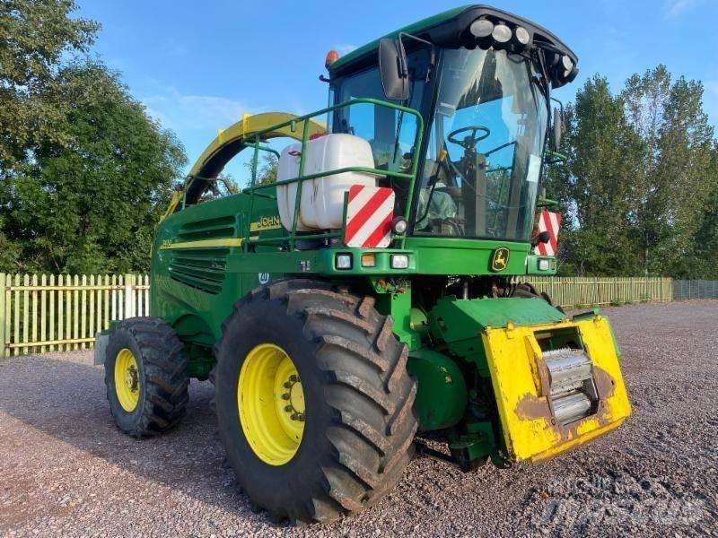John Deere 7400 자동 초지기계