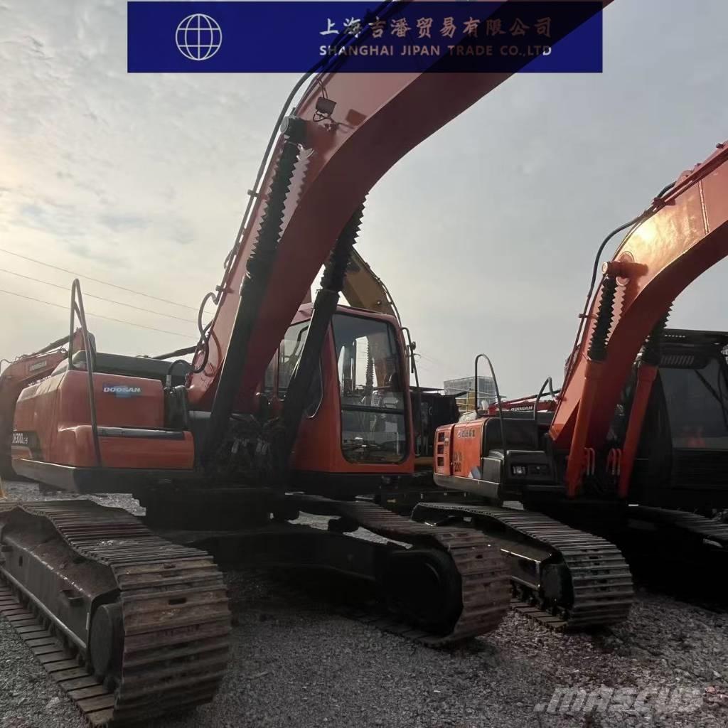 Doosan DH 300 대형 굴삭기 29톤 이상