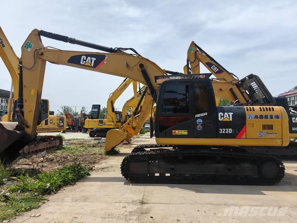 CAT 323 D 대형 굴삭기 29톤 이상