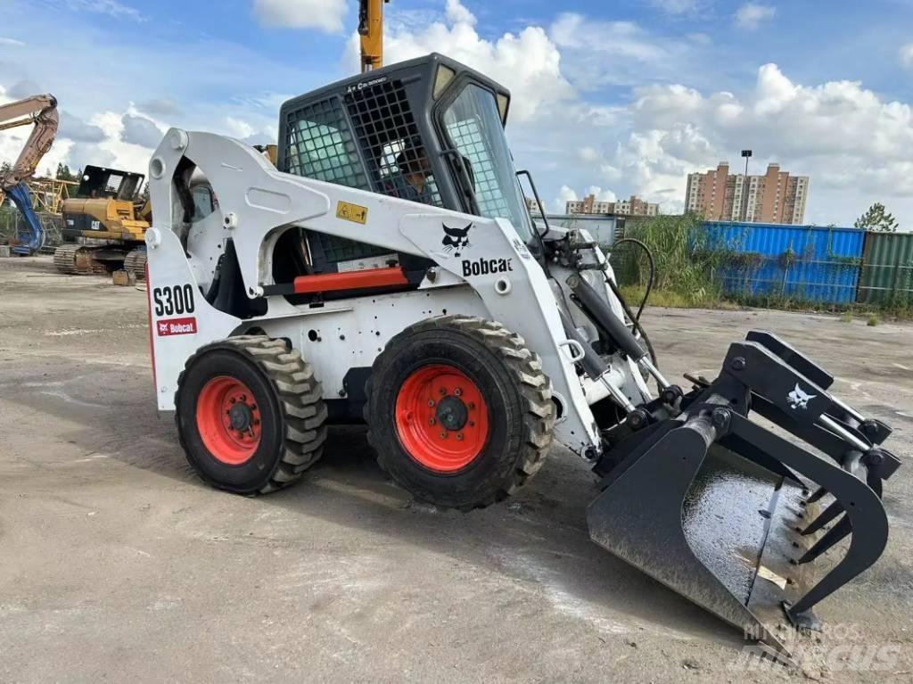 Bobcat S 300  스키드로더
