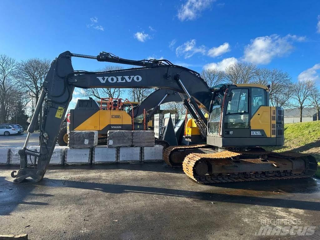 Volvo ECR 235 EL 대형 굴삭기 29톤 이상