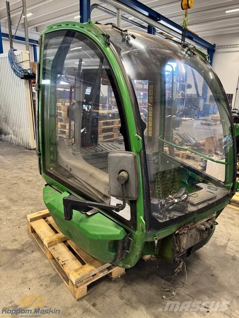 John Deere 1210E 캐빈 및 인테리어