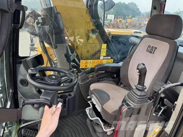 CAT M 320 F  휠 굴삭기