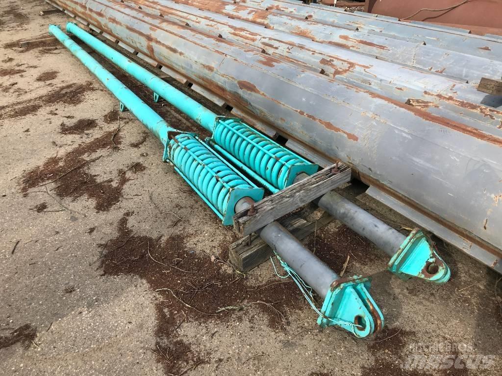 Kobelco CKE1350 크레인 부품 및 장비