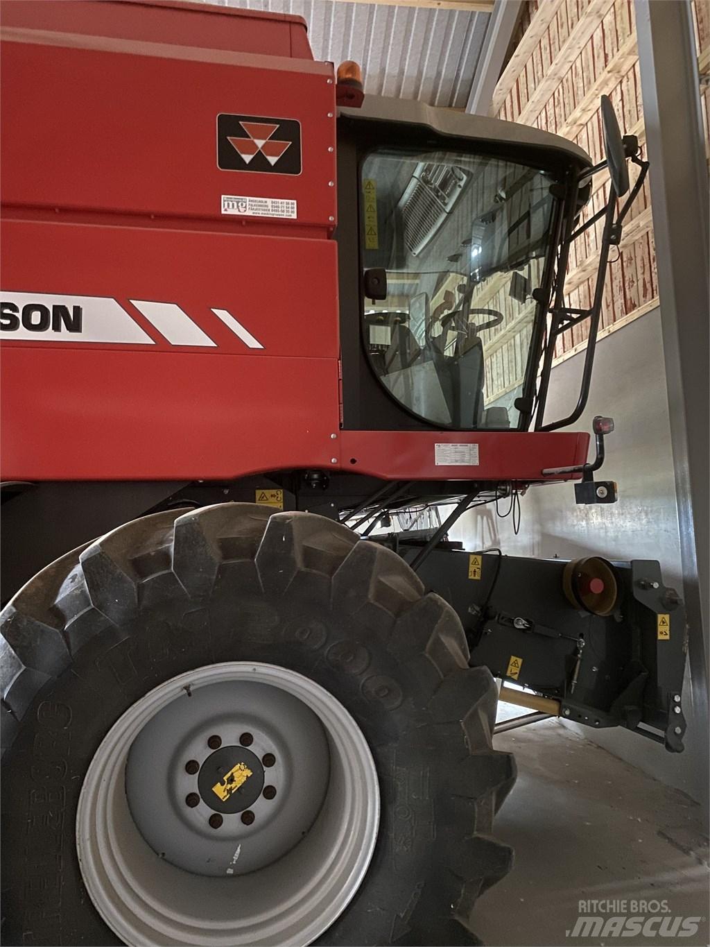 Massey Ferguson 7244 콤바인 수확기