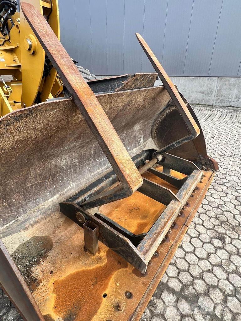 CAT 926M  휠로우더