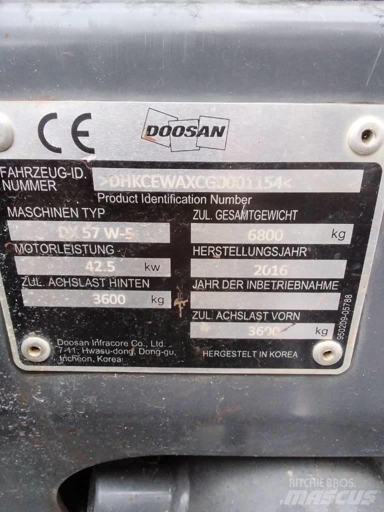 Doosan DX 57 W-5  휠 굴삭기