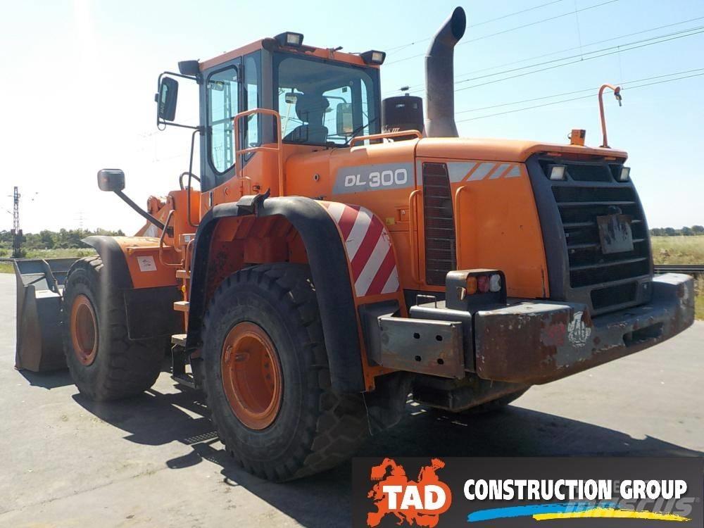 Doosan DL 300  휠로우더
