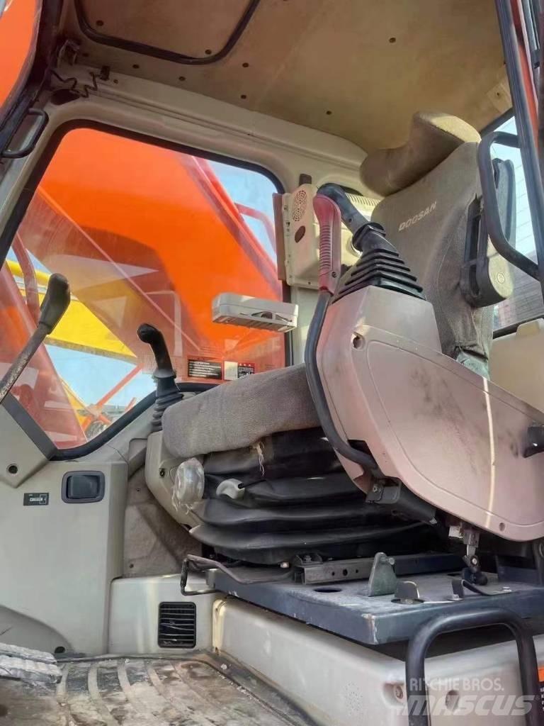 Doosan DH300 대형 굴삭기 29톤 이상