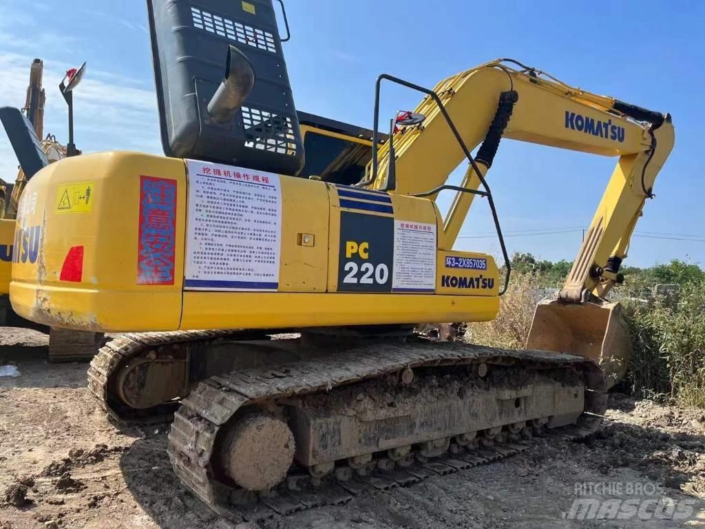 Komatsu PC 220-8 대형 굴삭기 29톤 이상