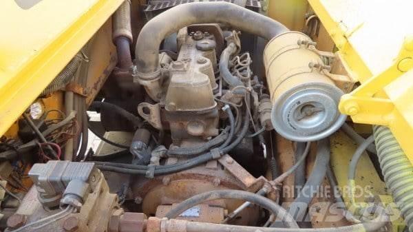 Sakai TS 160 공기 타이어 롤러
