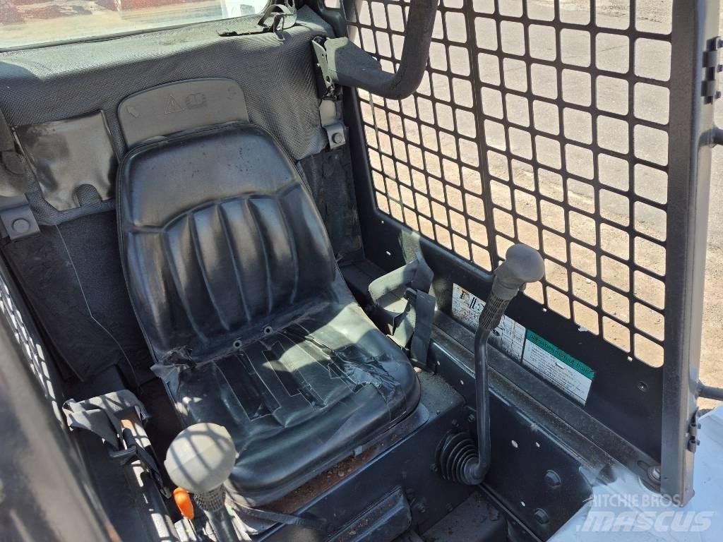 Bobcat 763  스키드로더