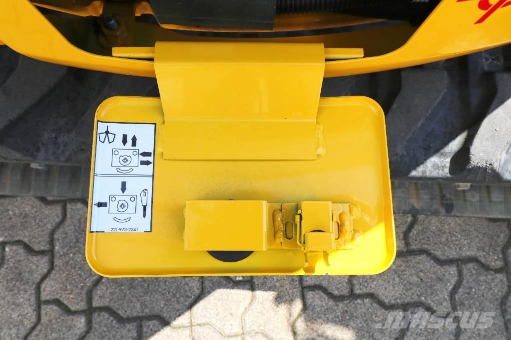 Komatsu PC 25 MR5 소형 굴삭기 7톤 미만