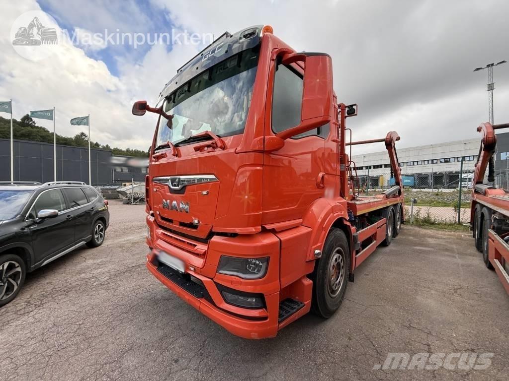 MAN TGS 26.360 스킵 로더 트럭