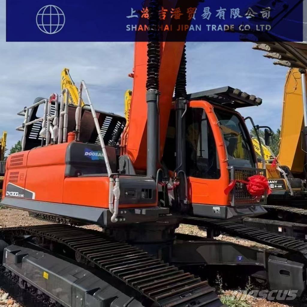 Doosan DX 300 대형 굴삭기 29톤 이상