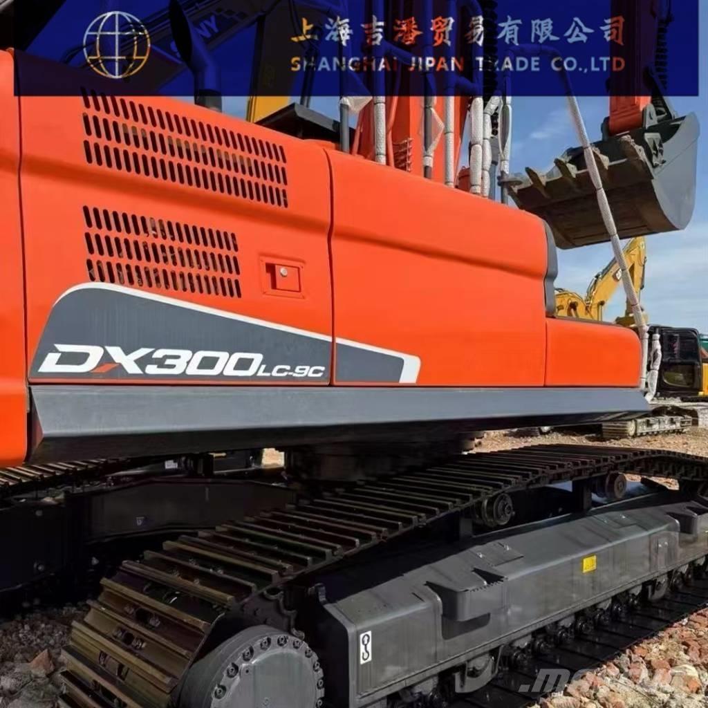 Doosan DX 300 대형 굴삭기 29톤 이상