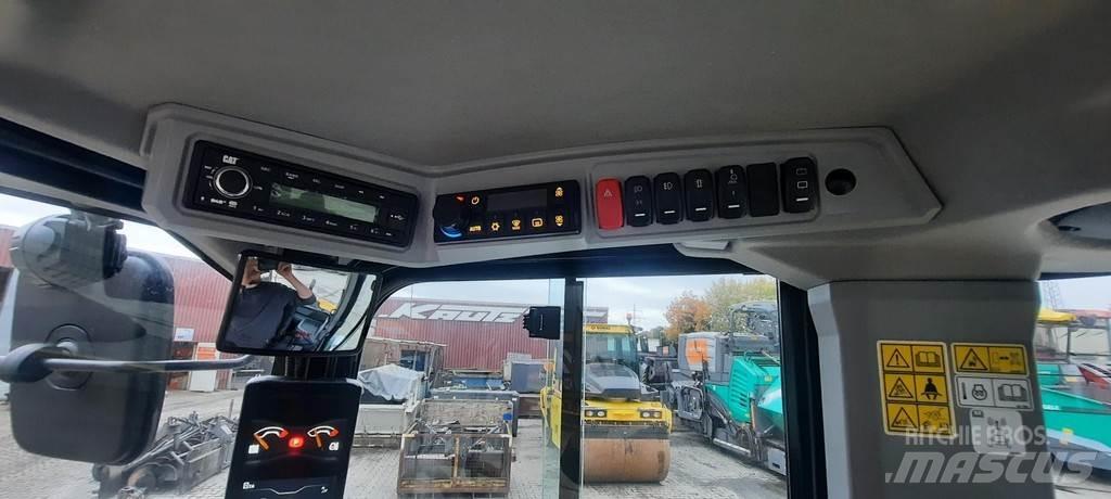 CAT 906  휠로우더